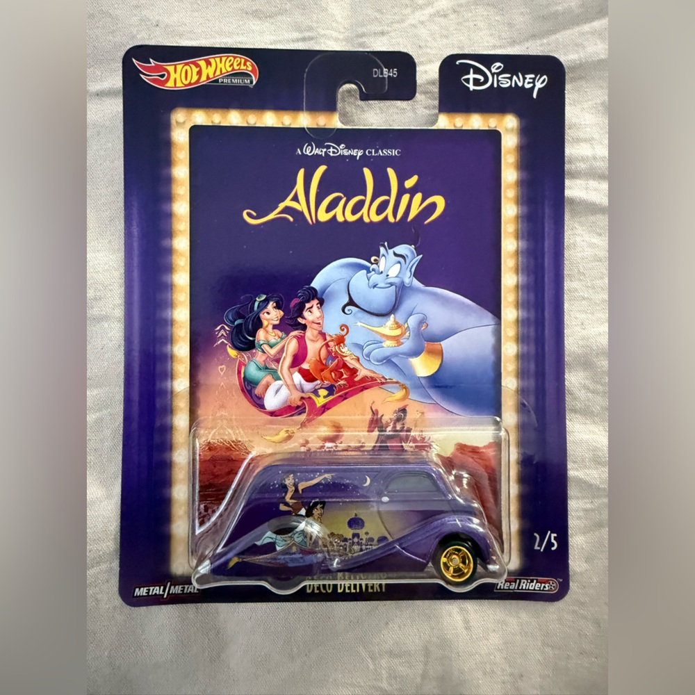 Hot Wheels Disney Set - Picture 2 of 8